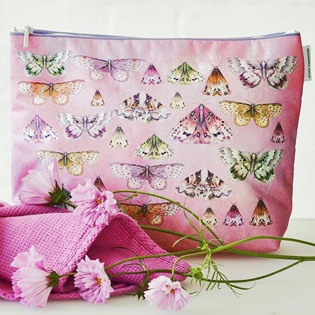 Designers Guild Issoria Rose Large Washbag