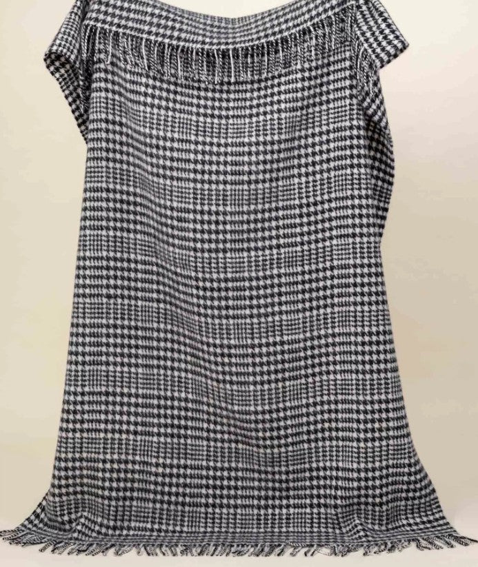 Pre-order. Helmsdale Throw Midnight
